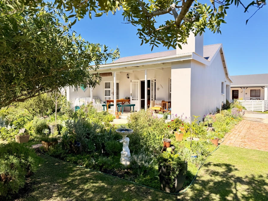 2 Bedroom Property for Sale in Sandbaai Western Cape